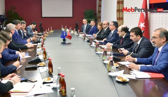 Bakan Yılmaz, Kosova Eğitim Bakanı Bajrami ile bir araya geldi