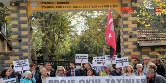 Proje okullarındaki tayinler protesto edildi
