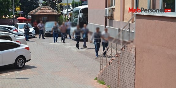 Afyonkarahisar'da adliyeye sevk edilen 5 memur tutuklandı