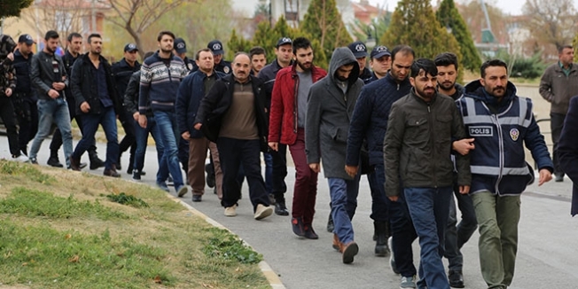 Karaman'da 12 kamu görevlisi serbest bırakıldı