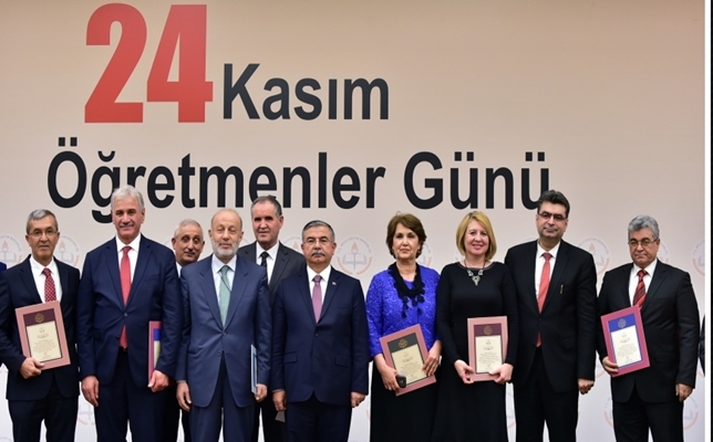 Bakan Yılmaz, 81 ilden gelen öğretmenlerle bir araya geldi