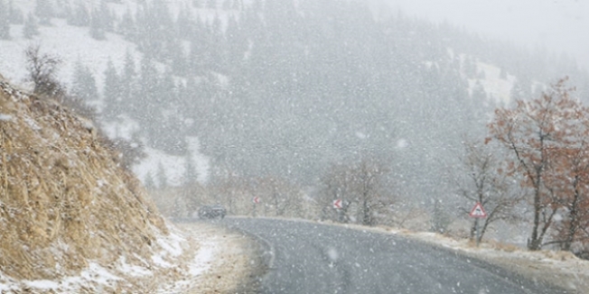 4 il ve ilçelerine mevsimin ilk karı düştü