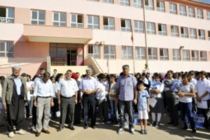 18 öğretmenin görev yapması gereken okulda sadece 3 öğretmen var