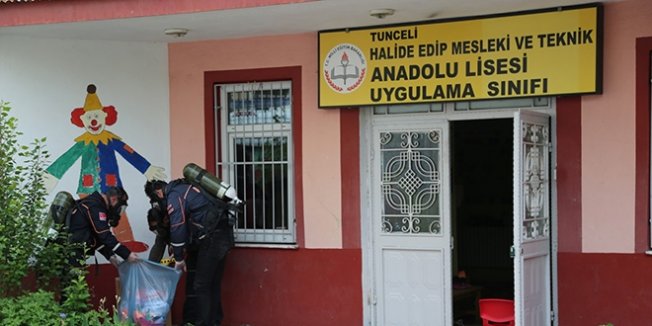 Okuldaki koku üzerine ekipler kimyasal ölçümü yaptı