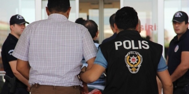 Öğretmeni öldürdüğü iddia edilen zanlı tutuklandı