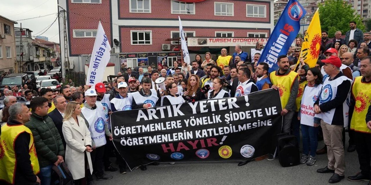 Öğretmenler, Öldürülen Okul Müdürü İçin İş Bırakma Eyleminde Bulundu