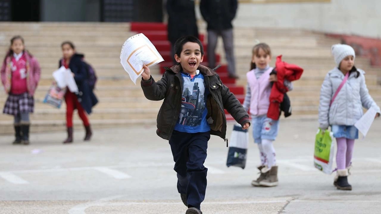 Okulların kapanma tarihi belli oldu mu? 2024 yılı yaz tatili kaç gün sürecek?