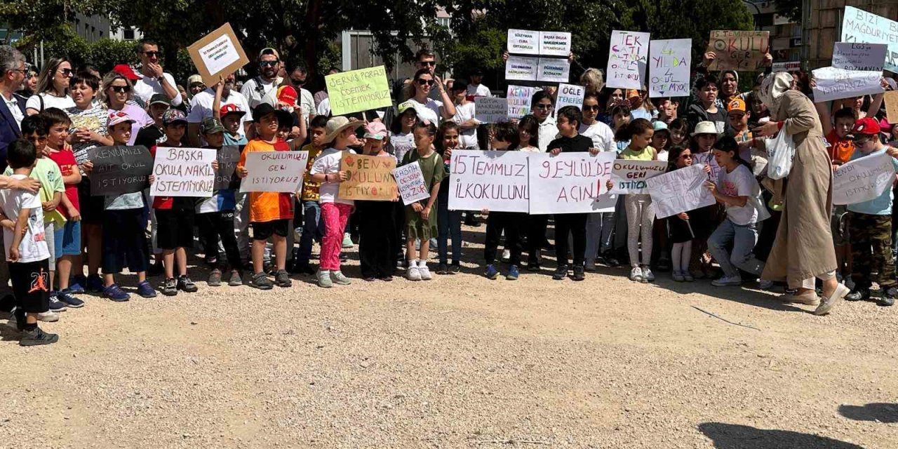 Deprem tedbirleri gereğince tahliye edilen okula bir yıldır çivi dahi çakılmadı