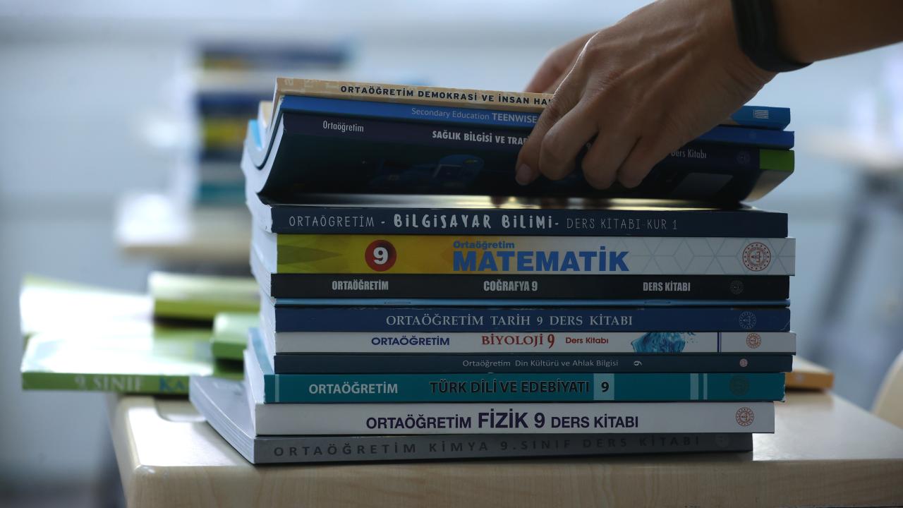 Öğrencilere kitap dağıtımı ücretsiz olarak yapılacak!