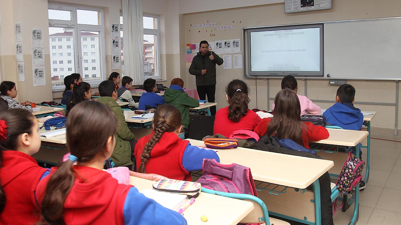 MEB’den Kesin Karar: Öğretmenlerin Eylül Seminerleri Yüz Yüze Yapılacak