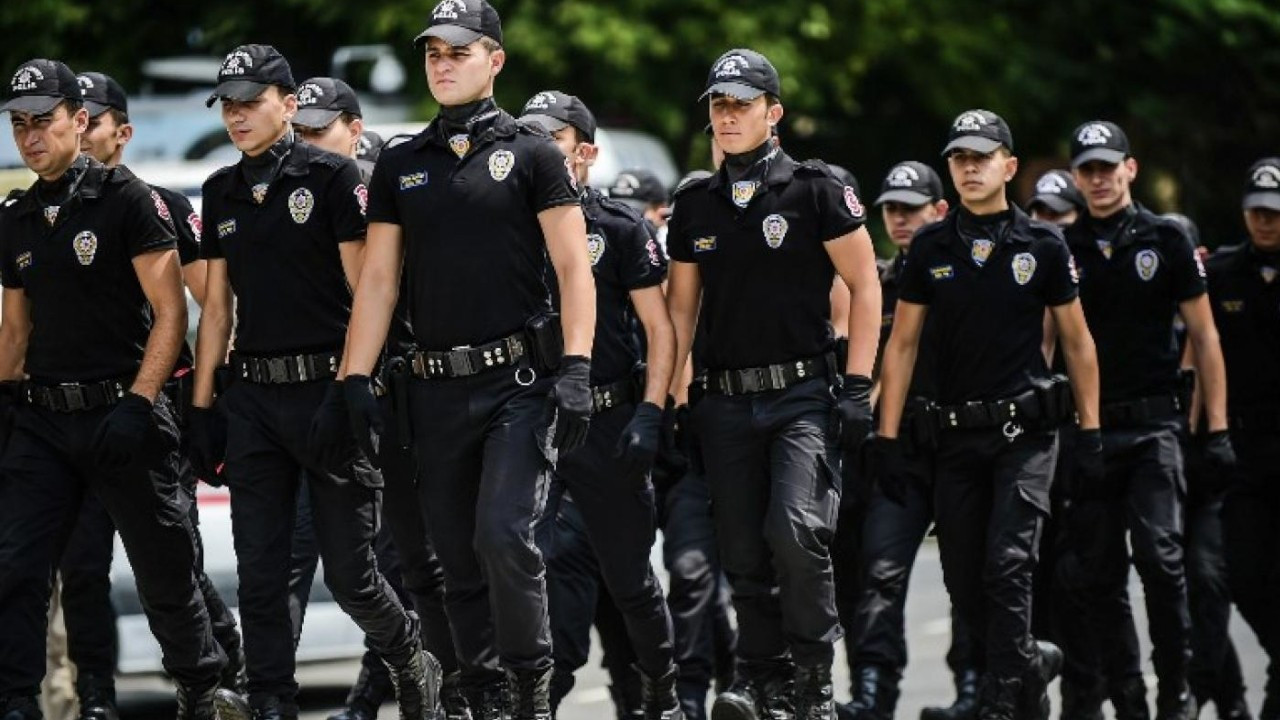 MEB o hamleyi yaptı: Her okula polis görevlendirilecek!