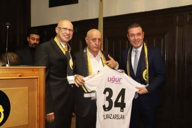 İstanbul Erkek Lisesi’nde İstanbulspor’un 99. Yılı Coşkuyla Kutlandı