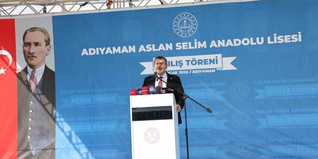 Bakan Yusuf Tekin: "Değerlerimizi gelecek kuşaklara taşıyacak müfredatı hayata geçirmiş olacağız"