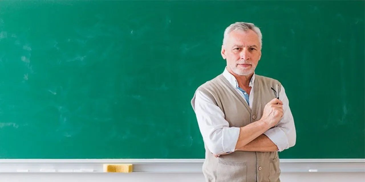 Orta yaşın üzerindeki öğretmenlerin müdür olmalarının önü açıldı, genç öğretmenlerin şansı azaldı