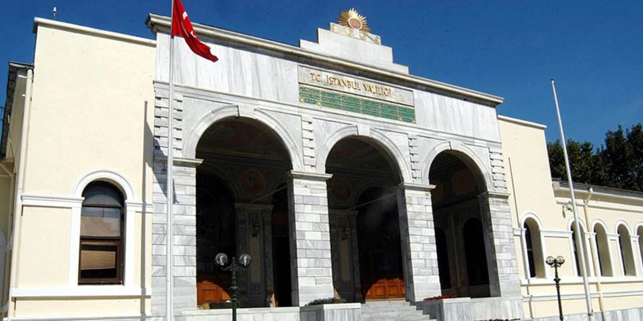 İstanbul Valiliği okulları, camileri gece boyunca vatandaşların kullanımına sundu