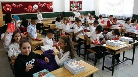 2025-2026 Eğitim Yılı Ne Zaman Başlayacak? Tatil Takvimi ve Okula Dönüş Tarihleri Belli Oldu