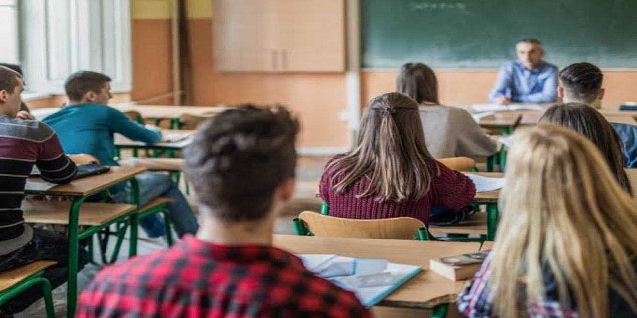 Zorunlu Eğitim Süresi 8 Yıla Düşürülmeli Tartışması Alevleniyor!
