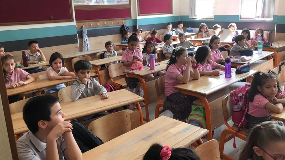 2025-2026 Eğitim Öğretim Yılında Okul Zili Erken Çalacak: Birinci Sınıflara Erken Başlangıç!