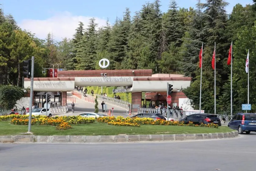 Anadolu Üniversitesi'nden Teknoloji Hamlesi: Bilgisayar ve Bilişim Bilimleri Fakültesi Kuruldu!