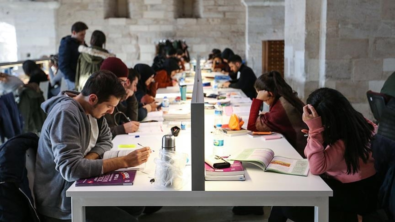 Sınavsız İkinci Üniversite Heyecanı Başladı: Yeni Dönemin Gözde Bölümleri Açıklandı