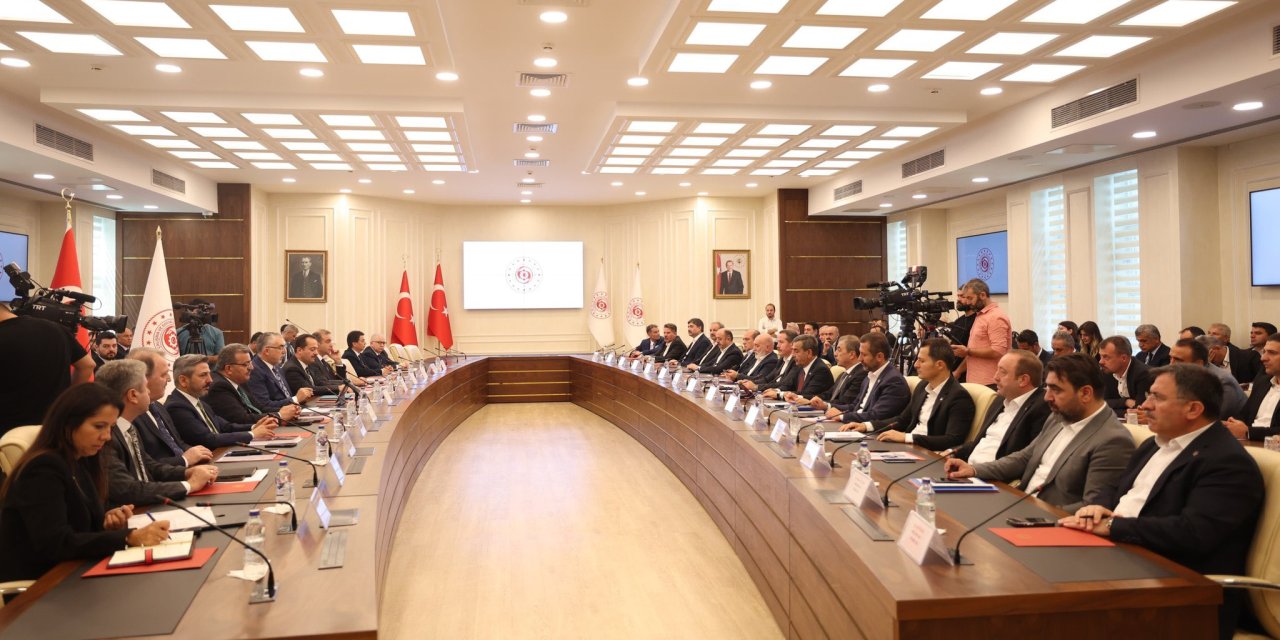 Memur Maaş Zamları Belirlenecek.Toplu Sözleşme Görüşmeleri Başladı: İşte Masadaki  İlk Konular