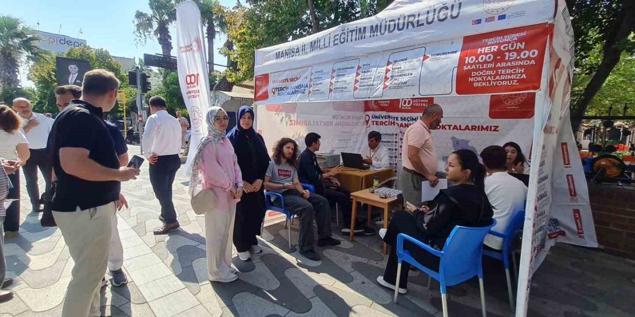 Manisa Milli Eğitim Müdürlüğü YKS Mobil Tercih Danışma Noktaları Kuruldu