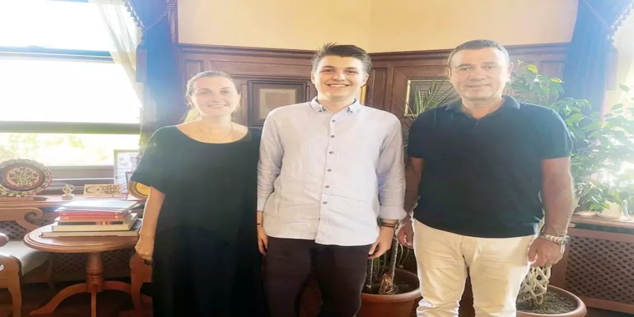 Almanya’da İstediği Üniversiteye Gidebilirdi... O Türkiye’de Kalmayı Seçti