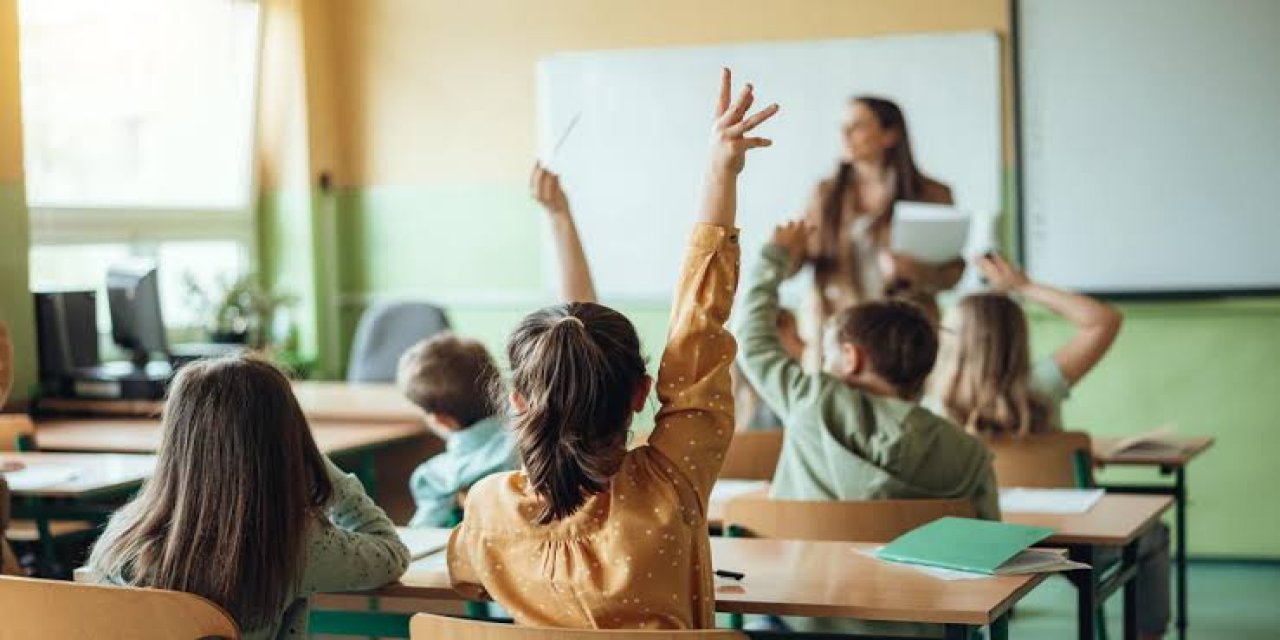 MEB'den Öğretmenlere Yeni Ders Saati Düzenlemesi