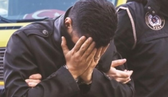 'Ben de FETÖ'cüyüm' diyerek teslim oldu!