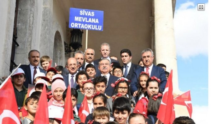 Bakan Yılmaz, Cumhuriyet Eğitim Treni ile gelen öğrencilerle buluştu