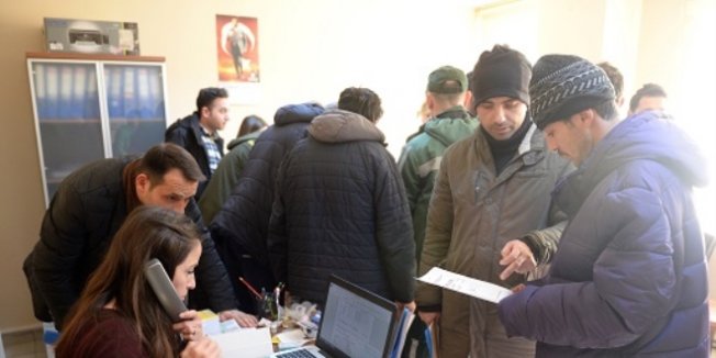 Taşeron işçiler kadro için kuyrukta