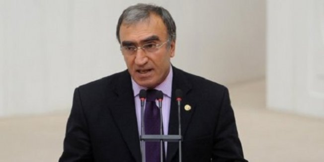 'Kariyerini FETÖ'yle sürdürmeye çalışanları Türk milleti silkeleyecek'