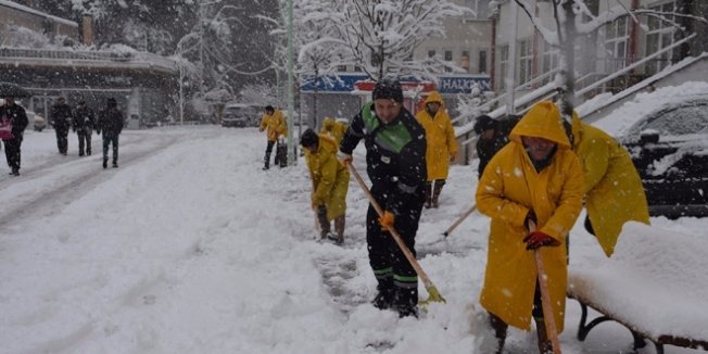 Niğde'de engelli ve hamilele memurlara kar tatili