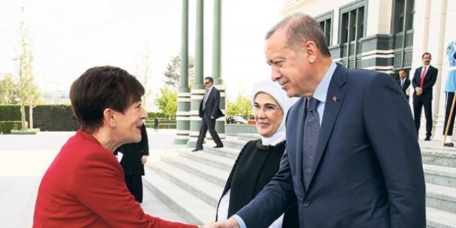 Cumhurbaşkanı Erdoğan: İsteyen boyunun ölçüsünü alsın