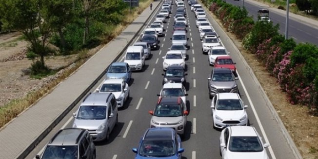 Seçim ve sınavlar bitti! Tatil bölgelerine akın başladı