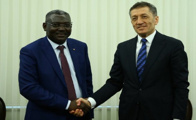 Bakan Selçuk, Nijerli mevkidaşıyla bir araya geldi