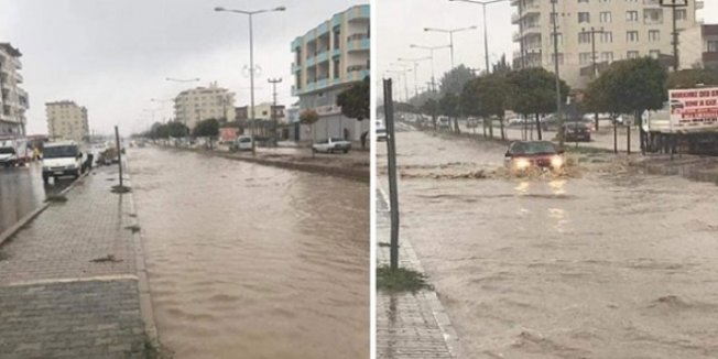 İlçe Merkezlerinde Yollar Göle Döndü