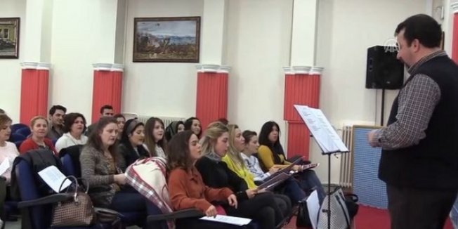 Milli Eğitim Müdürlüğü, öğretmenler kaynaşsın diye koro kurdu