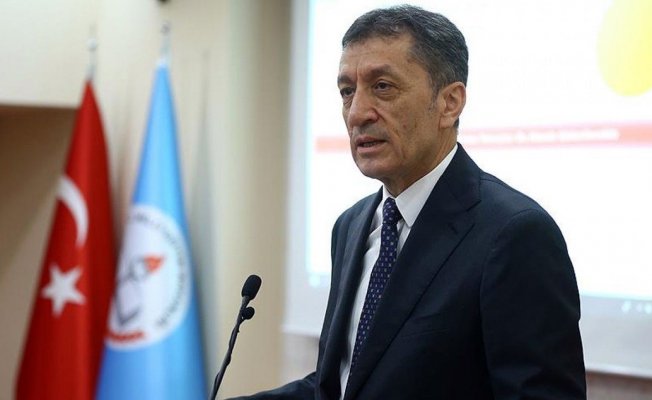 Bakan Selçuk'tan otizmli Ozan'ın ailesine: "Sorunları birlikte aşacağız"