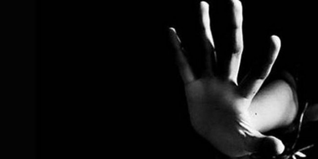 Öğrencinin 'etek altı fotoğrafı'nı çekmekle suçlanan memur göreve döndü