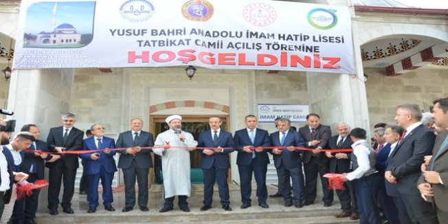 Erbaş: Öğrencilerimiz mihrabı, minberi süslesinler