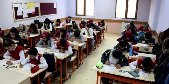 'Gözetimsiz sınav' uygulaması hayata geçirildi