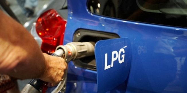 Benzin ve motorinden sonra otogaza da zam geldi