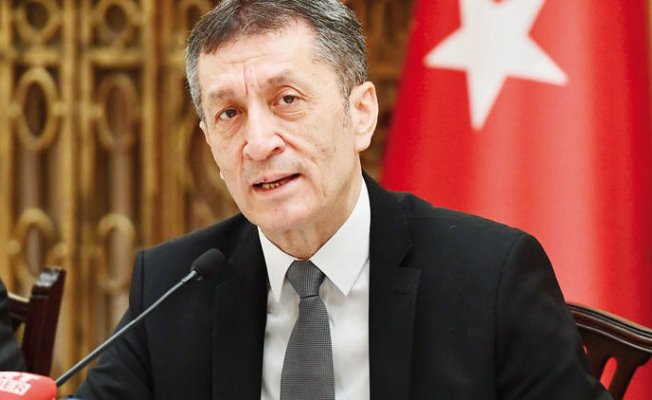 Milli Eğitim Bakanı: Önümüzdeki Yıl Ders Sayısı Yarı Yarıya Azalabilir