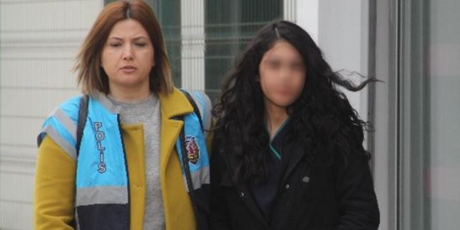 Acilde liseli kızdan neşterli dehşet