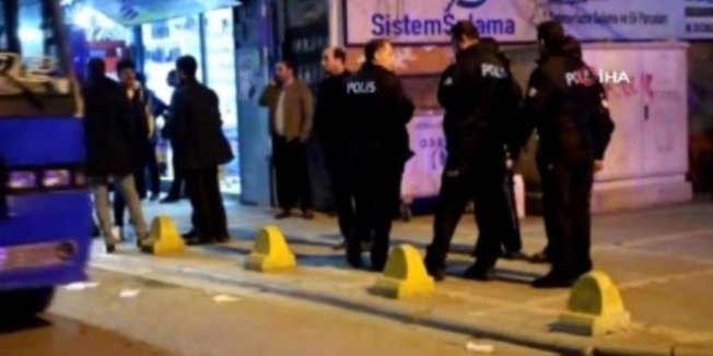 Okul önünde trafik kazası: 3'ü çocuk 4 yaralı