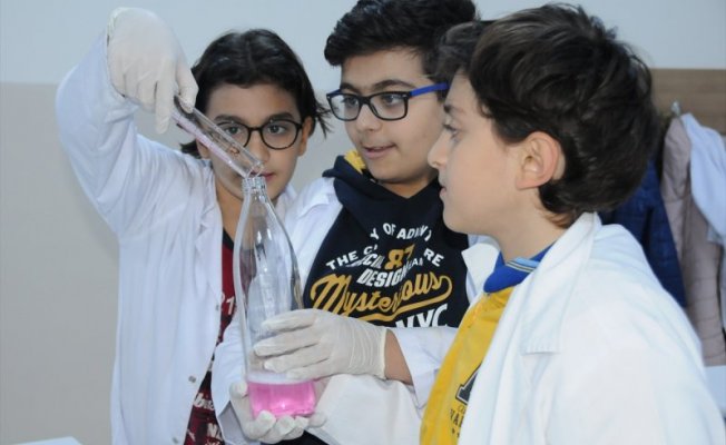 Türkiye'de 500-600 bin üstün zekalı çocuk bulunuyor