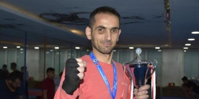 Atanamayan öğretmen Avrupa şampiyonu oldu