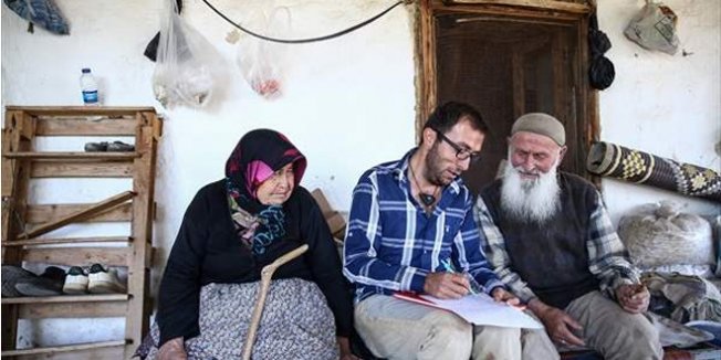 Keçilerin çobanı, mahallelinin öğretmeni