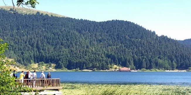 Abant'ta 'ara tatil' yoğunluğu